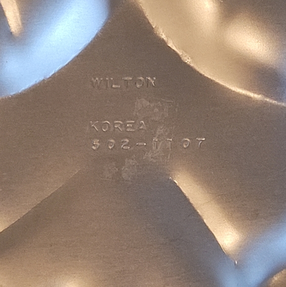 Wilton Christmas Tree Cake Pan - Picture 2 of 2